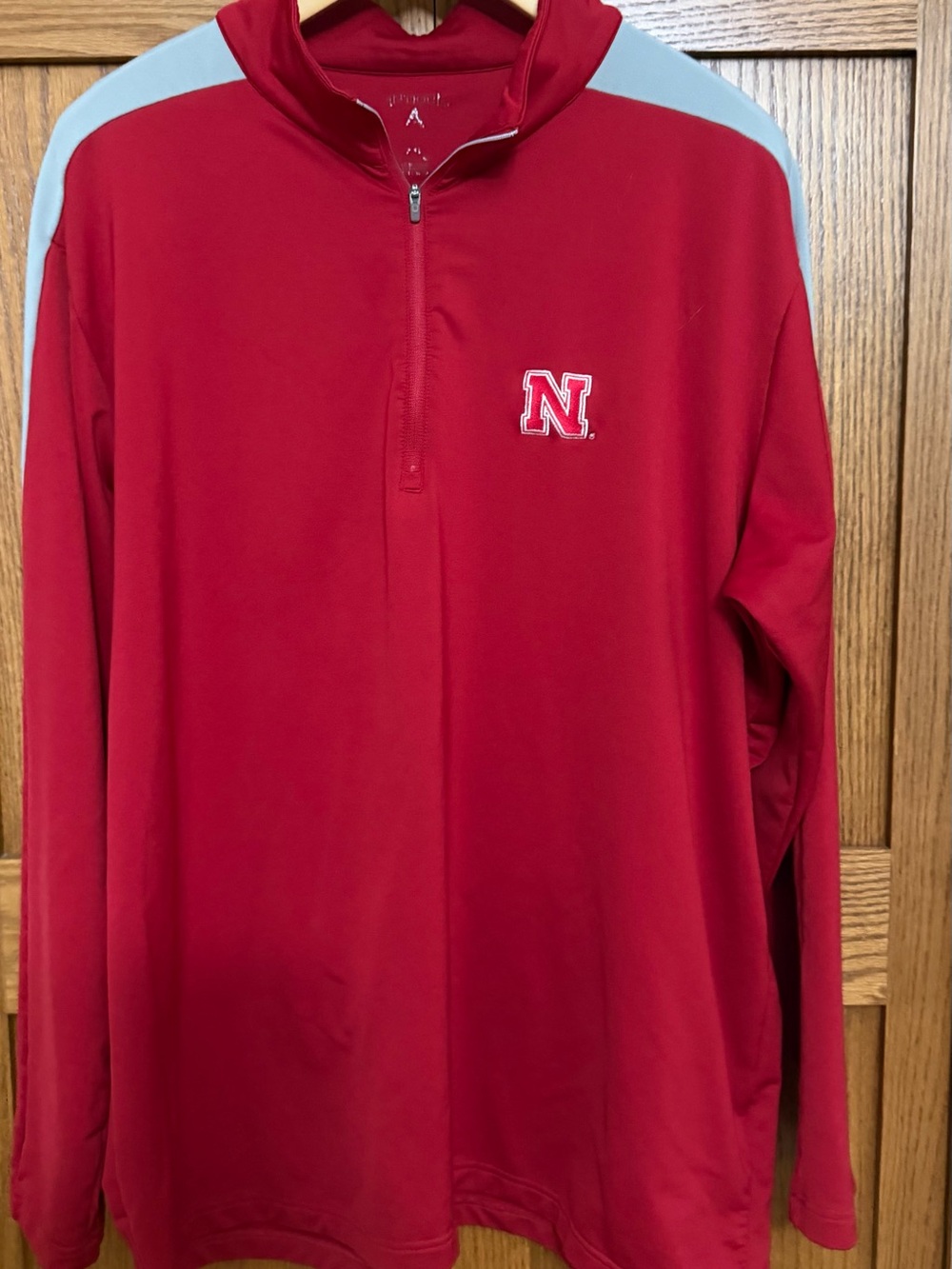 Antigua Nebraska Huskers Quarter-Zip Pullover with Light Gray Shoulder Panels